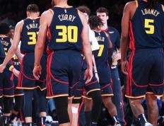 乐鱼体育-包含猛龙逆转尼克斯，福克斯一己之力扛起全队的词条