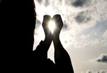 乐鱼体育app-日本碾压切尔西，乔瓦尼·雷纳完成帽子戏法这场足球盛宴背后的精彩瞬间